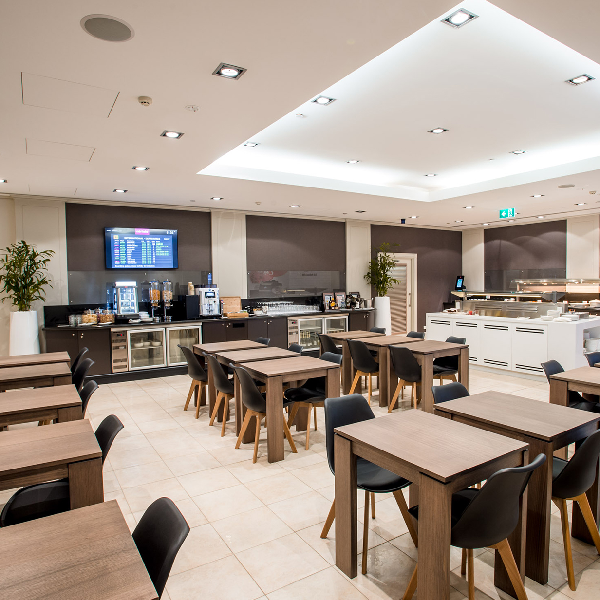 Melbourne Tullamarine Airport Lounge, , small